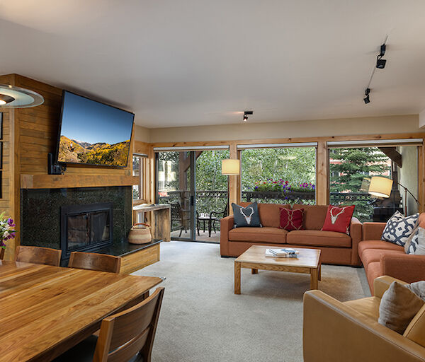 Vail Accommodations | Spacious Boutique Stay | Montaneros in Vail